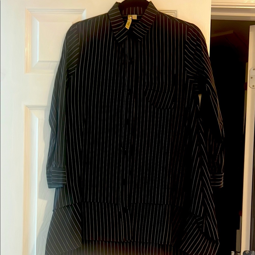 Chic Black and White Striped Shirt